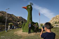 طاووس دروازه قرآن در شمایلی تازه نصب می شود