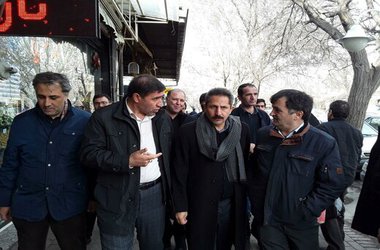 ضلع جنوبی گجیل، در اختیار دستفروشان باغ‌گلستان قرار می‌گیرد