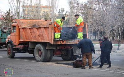 لکه گیری و آسفالت ریزی روزانه معابر
