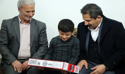 دیدار نوروزی شهردار تبریز با خانواده پاکبانان فوت شده در سال ۹۷