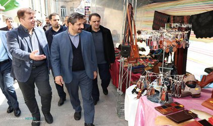 بازدید شهردار تبریز از نمایشگاه صنایع دستی