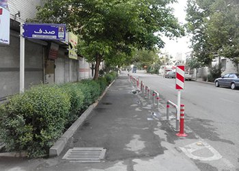 مسیر دوچرخه پل نادری تا چهارراه بوعلی به جداکننده فلزی تجهیز شد