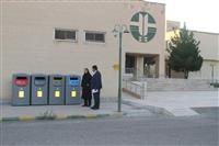 نصب سطل های تفکیک زباله از مبدا در اداره کل حفاظت محیط زیست استان کرمان به مناسبت هفته محیط زیست