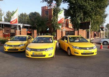تماس شهروندان با تاکسی بیسیم ۱۳۳ در خرداد ماه سال جاری نسبت به مدت مشابه سال گذشته افزایش داشت