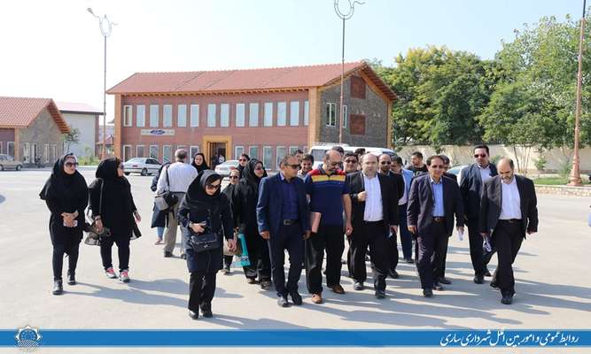 بازدید جمعی از خبرنگاران استان گلستان از باغ بانوان ساری