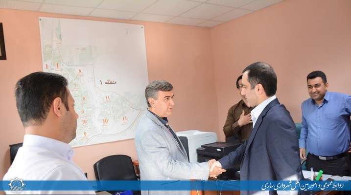 بازدید شهردار مرکز استان از شهرداری‌های مناطق یک و سه