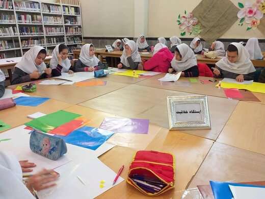 برپایی ایستگاه خلاقیت با عنوان «کودکان انقلاب» در فرهنگسرای آنا