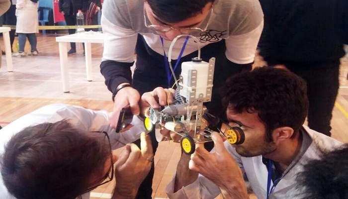 رهايي از آلودگي محيط زيست با حمايت از توليد خودروهاي الكتروشيميايي