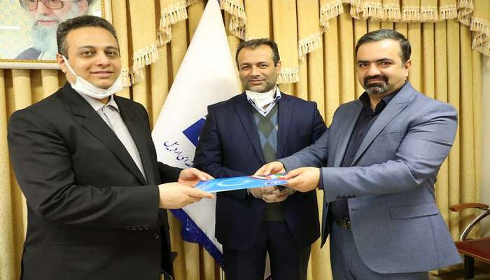 مدیر روابط عمومی و رئیس گروه منابع انسانی و آموزش شرکت آب...