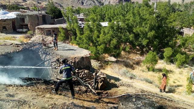 حریق در روستای زنوک از توابع دهستان براکوه