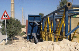 پل هوایی کنگان روی زمین ماند