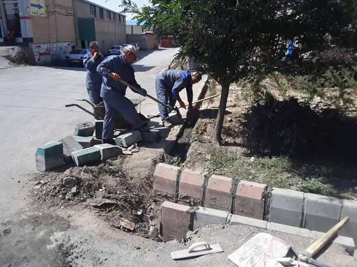 ترمیم و اصلاح جداول در مسیر جاده ترانزیتی تبریز- مرند