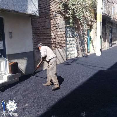 آسفالت‌ریزی کوی انقلاب در سطح شهرداری منطقه ۱ اجرا شد