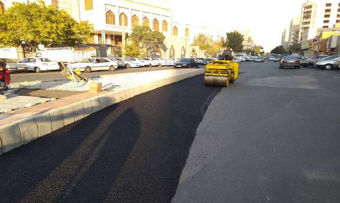 آسفالت‌ریزی و کفسازی جزایر و میدان در پروژه اصلاح هندسی تقاطع ارک