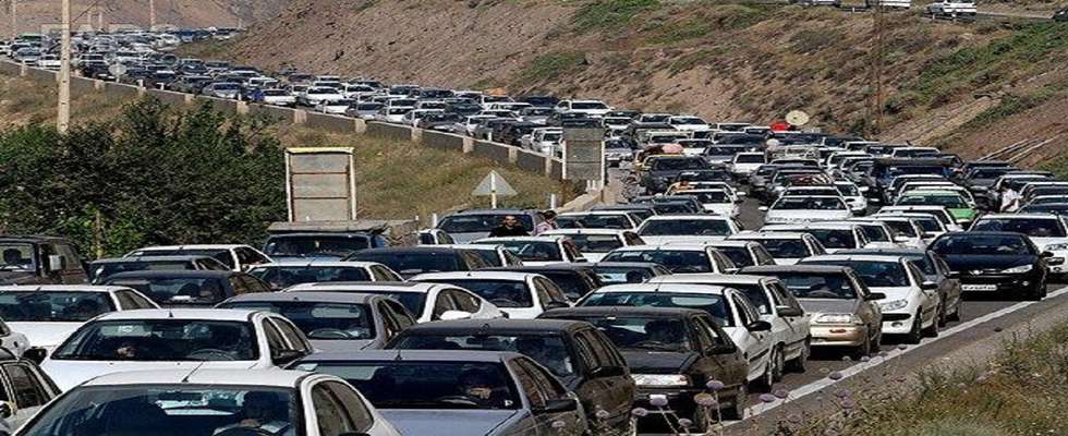 مسافران همچنان قصد سفر دارند! / ترافیک سنگین حد فاصل آزادراه  تهران_کرج