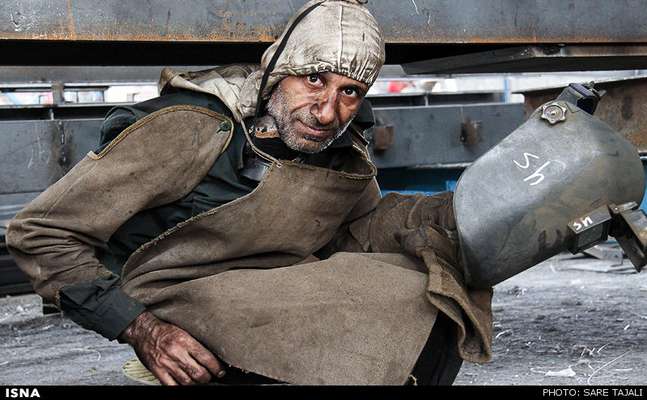 فاصله بین دستمزد و معیشت کارگر چقدر است؟