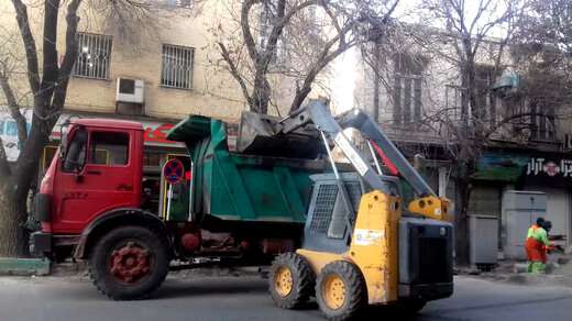 جمع‌آوری نخاله و پاکسازی خیابان شریعتی جنوبی