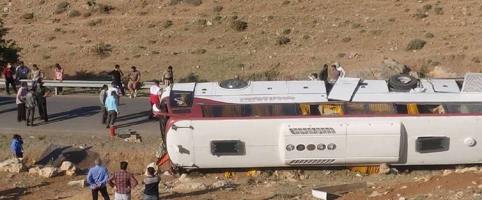 راننده اتوبوس حامل خبرنگاران برای همیشه از رانندگی محروم شد