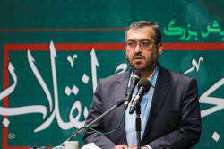 شنونده انتقادات سازنده دانشجویان هستم