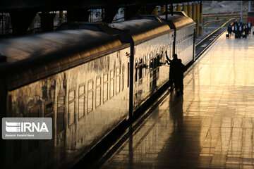 راه‌آهن خواستار عذرخواهی و جبران خسارت از مسافران گرمسار-تهران شد