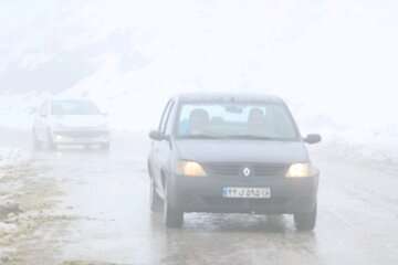 بارش برف و باران در جاده‌های ۱۷ استان کشور