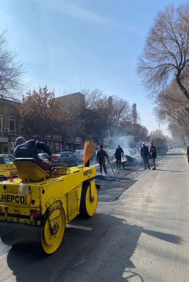 آسفالت‌ریزی ۸۰ تنی مسیر BRT (بی‌آرتی) حد فاصل میدان شهید بهشتی تا تقاطع فردوسی
