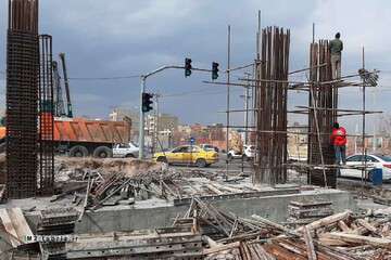 اتمام بتن‌ریزی ۲ شمع ضلع غربی پل روگذر شهید فروزنده