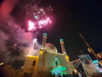 برگزاری مراسم نورافشانی نیمه شعبان توسط شهرداری منطقه ۵