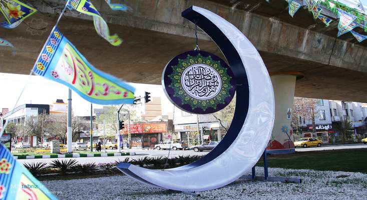 نصب المان‌های مناسبتی ماه مبارک رمضان در سطح شهرداری منطقه ۳ تبریز