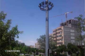 تعمیر دکل ۳۰ متری روشنایی پارک بهاران
