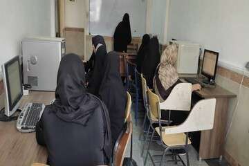 برگزاری کلاس‌های آموزشی کامپیوتر ویژه مادران جهت افزایش سطح دانش رایانه‌ای