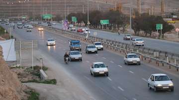 تردد روان در محورهای چالوس، هراز و فیروزکوه و آزادراه تهران- شمال و آزادراه قزوین- رشت/کمربندی محمودآباد - فریدونکنار مسدود است
