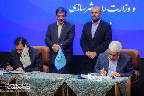 امضای تفاهمنامه‌های همکاری میان وزارتخانه‌های میراث فرهنگی و راه و شهرسازی