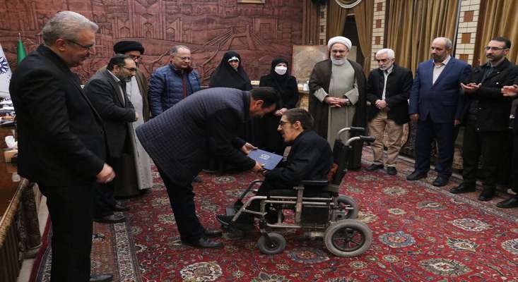 تجلیل شهردار و اعضای شورای اسلامی شهر از ۱۳ معلول موفق تبریز