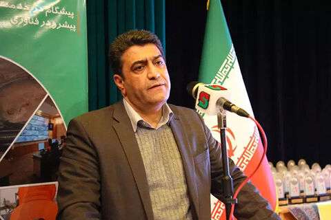۴۳۱ محور درگیر برف است