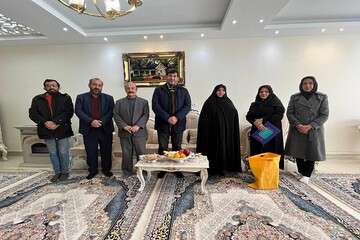 دیدار رئیس سازمان فرهنگی اجتماعی ورزشی شهرداری تبریز با خانواده شهیدان والامقام «فاطمه و علی فیروزی»