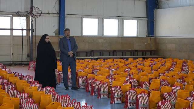 شهردار شاهرود: توزیع هزار بسته معیشتی در بین نیازمندان در آستانه عید نوروز و ماه مبارک رمضان