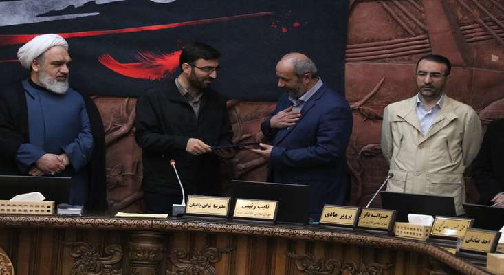 تجلیل شهردار و شورای اسلامی شهر از شاعران «لیلا حسین‌ نیا» و «حسن زرنقی »