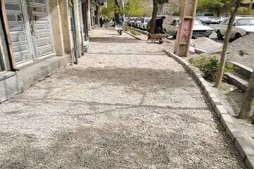 جدول‌گذاری پیاده‌رو ضلع‌های شمالی و جنوبی خیابان شهید اشرفی در پاستور جدید