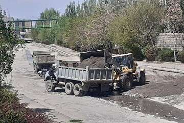 لایروبی و پاکسازی بستر مهران رود به مساحت ۸۰ هزار مترمربع