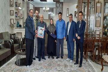 دیدار معاون و مدیران شهرداری منطقه ۷ تبریز با خانواده شهید والامقام «فخیم رنجنابی»