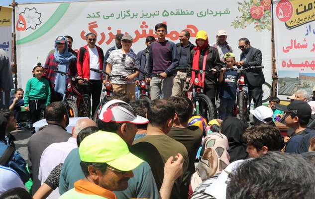 همایش پیاده روی خانوادگی در جاده سلامت رشدیه برگزار شد