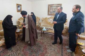 دیدار شهردار منطقه ۵ و عضو شورای شهر تبریز از خانواده شهید والامقام «محمدرضا حیدری»