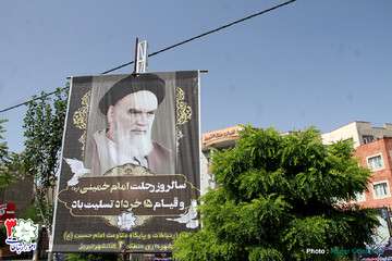 فضاسازی شهرداری منطقه ۳ تبریز به مناسبت رحلت امام خمینی(ره) و قیام خونین ۱۵خرداد