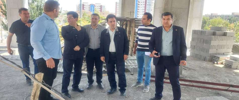 دستور شهردار بر تسریع عملیات عمرانی ۵۰ پروژه ورزشی تبریز / تابلو روزشمار ۲۵ سالن ورزشی نصب می‌شود