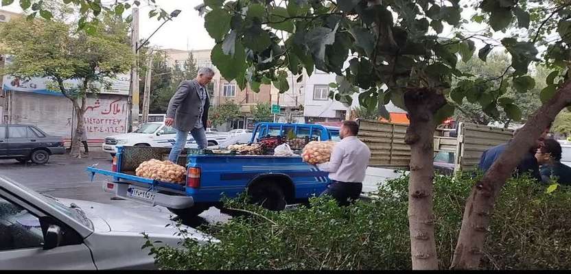 جمع‌آوری ۱۶۷ خودرو سد معبری و طبق میوه فروش از سطح منطقه ۴