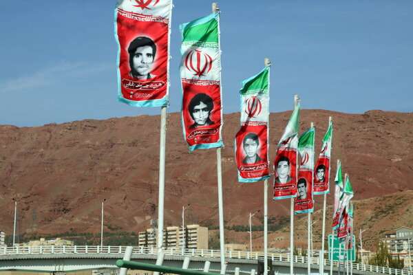 نصب ۲۰۰ پرچم شهدای والامقام آذربایجان در معابر شرق تبریز