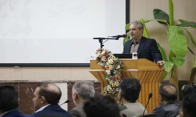 برگزاری همایش خوشنویسی و تجلیل از پرستاران نمونه توسط شهرداری منطقه ۵