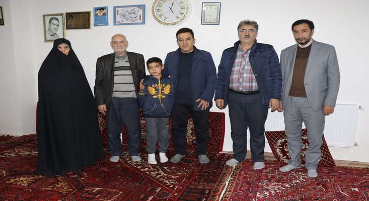دیدار شهردار تبریز با خانواده معظم شهیدان والامقام «خانکیشی زاده» و «پیریان»