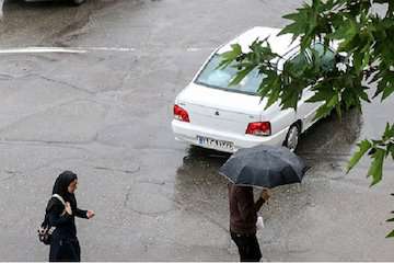 آغاز بارش‌های رگباری در تهران و ۱۳ استان کشور